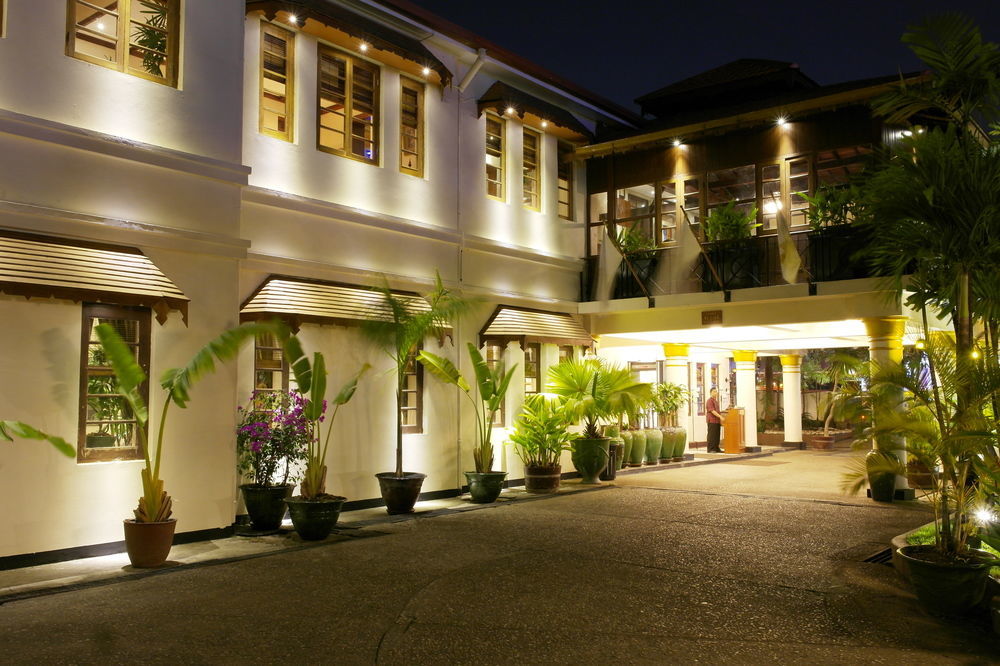 Savoy Hotel Yangon Exterior foto